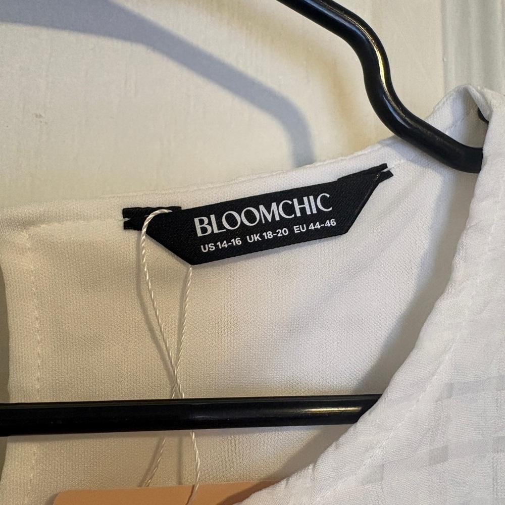 BloomChic White Textured Blouse - Picture 3 of 5